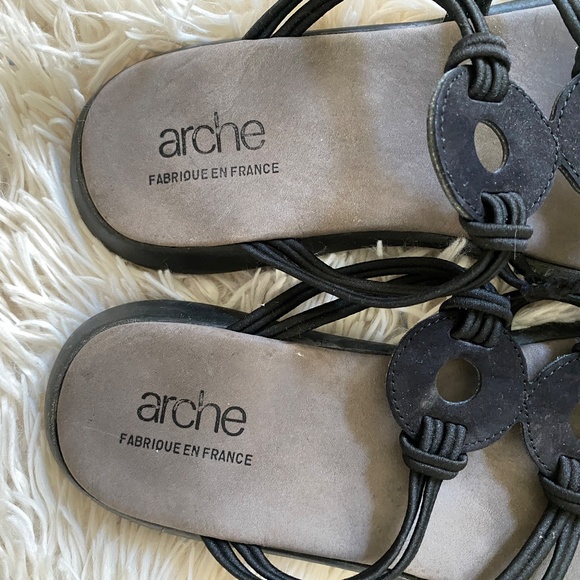 Black Arche Size 10 3-Strap Sandal - Picture 2 of 3